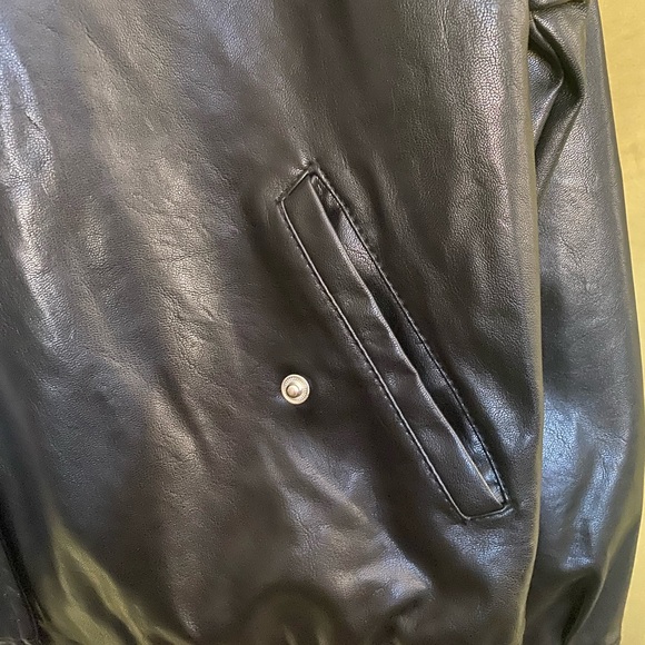 ❤️ Leather Jacket by: Wild fable - Picture 5 of 7